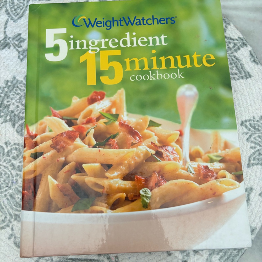 "Weight Watchers 5 Ingredient 15 Minute Cookbook" 194 pages Illustrated HC  Mint